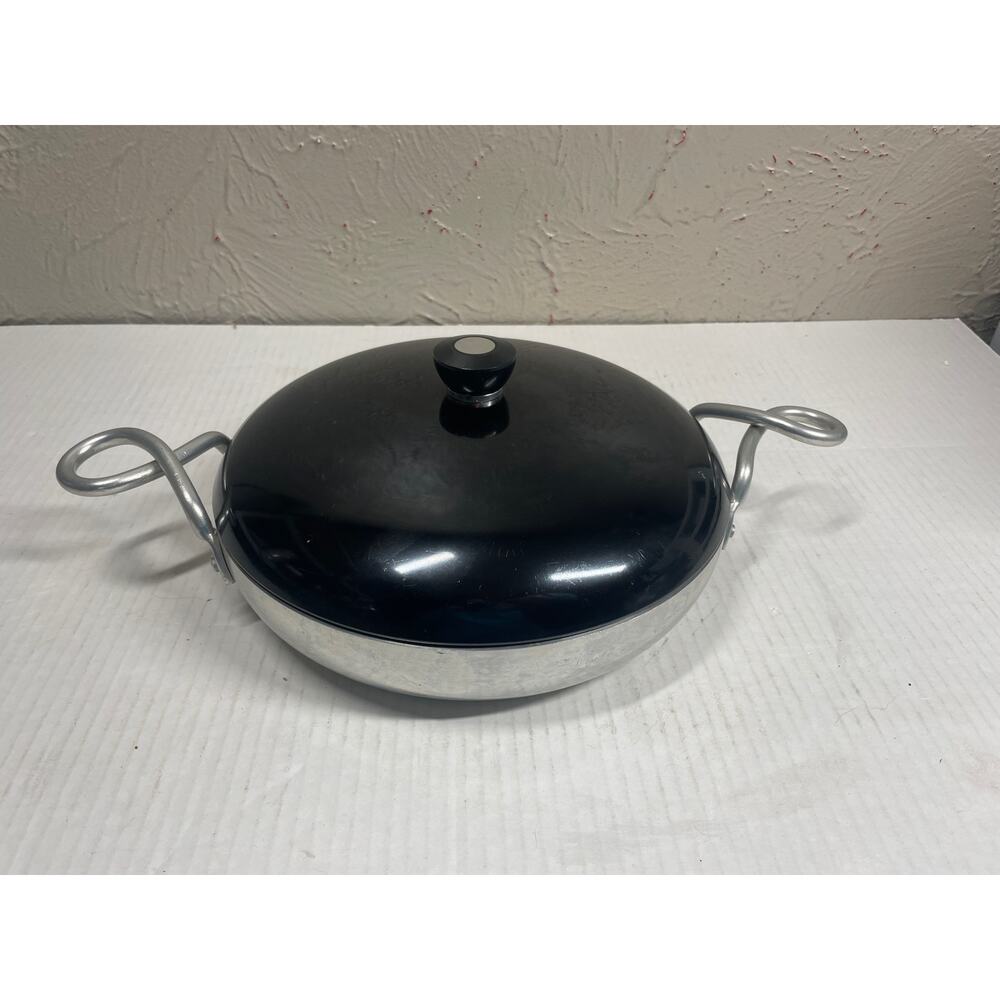 Wear-Ever No. B-901 vintage fry pan‎ 9” with lid